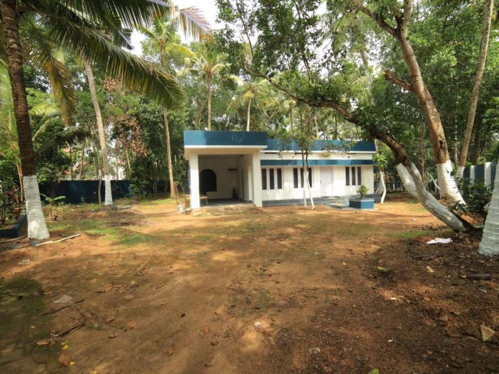 2000 Sq Ft 4 BHK House with 47 Cents of land for sale